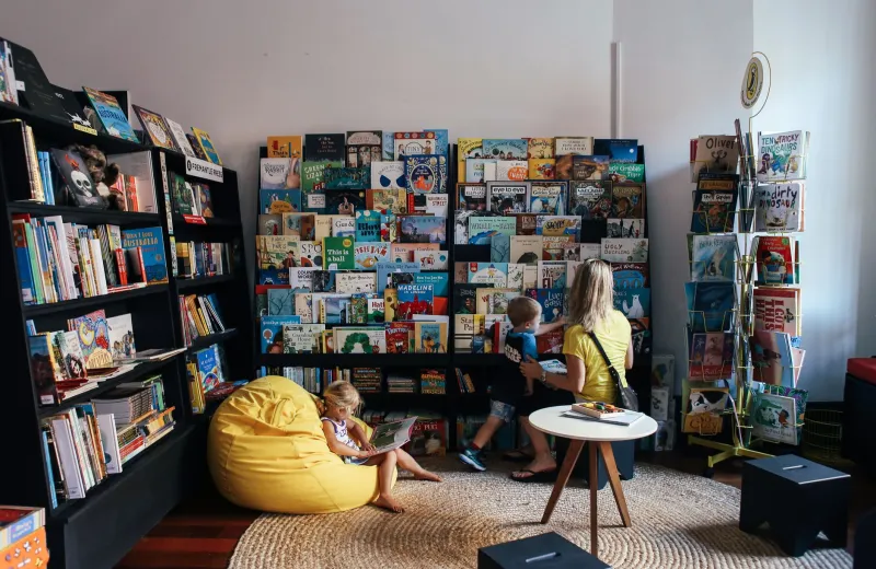 Livres jeunesse 2025 : le guide cadeau qui va sauver vos prochaines occasions