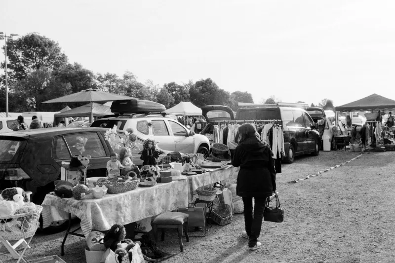 Fripes, vintage et seconde main : comment les Français ont transformé l'occasion en art de vivre